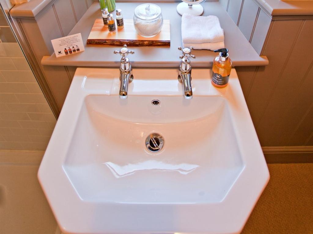 Bed and Breakfast Grove Park Newport  Exteriér fotografie